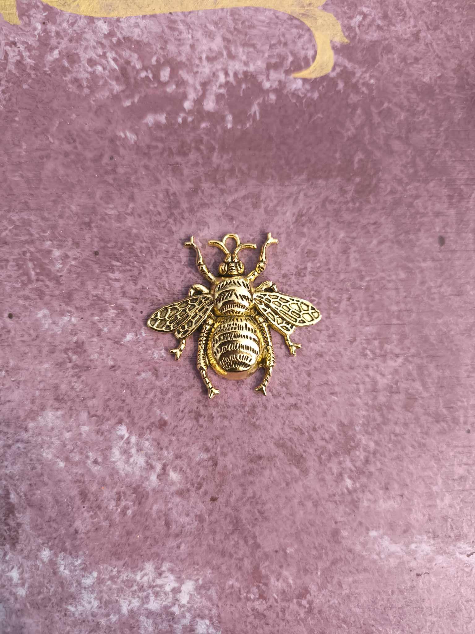 Μεταλλική μέλισσα