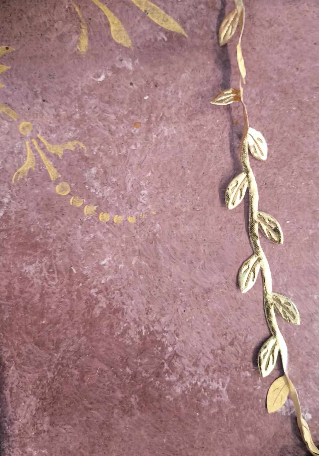 Κορδονάκι χρυσό με φυλλαράκια 1μέτρο