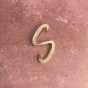 Καρφίτσα χρυσή με μονόγραμμα S