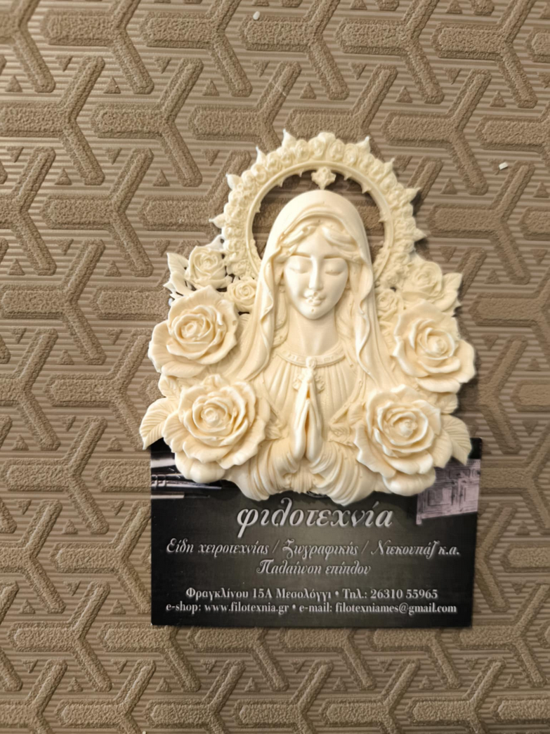 Στοιχείο ελαστικής ρητίνης Η Παναγία με τα τριαντάφυλλα 9,5χ9εκ.